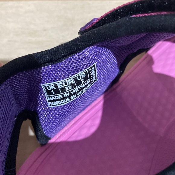 Sandals - Picture 3 of 3